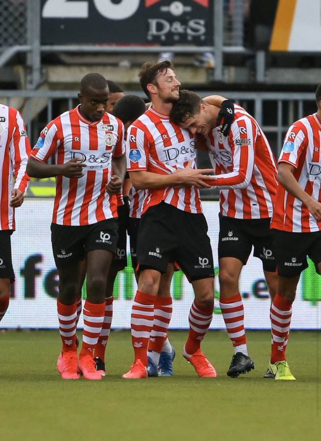 表现同样出 表现同样出