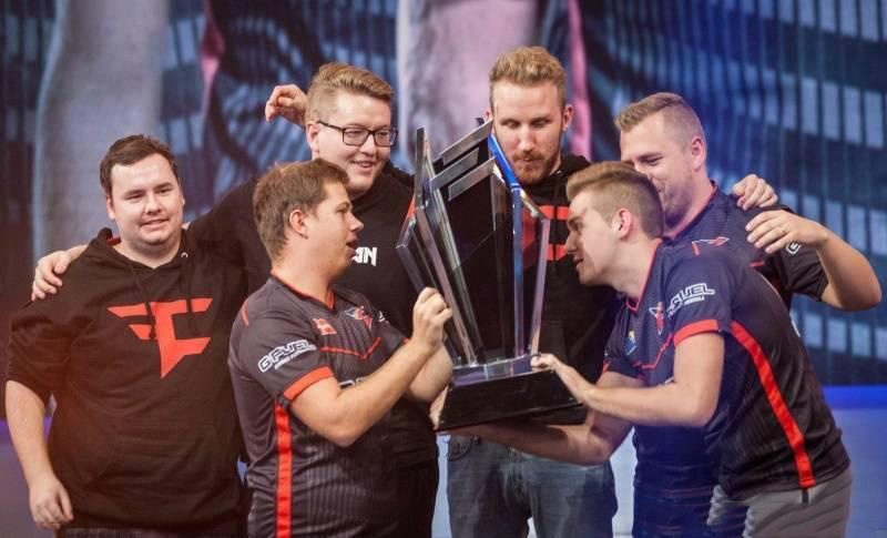 完成断球与 完成断球与